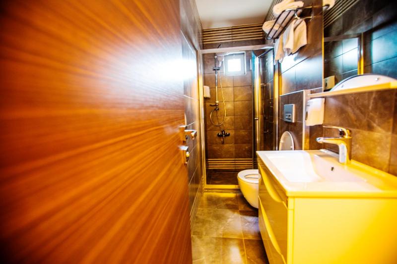 Double Room with Private Bathroom image 3