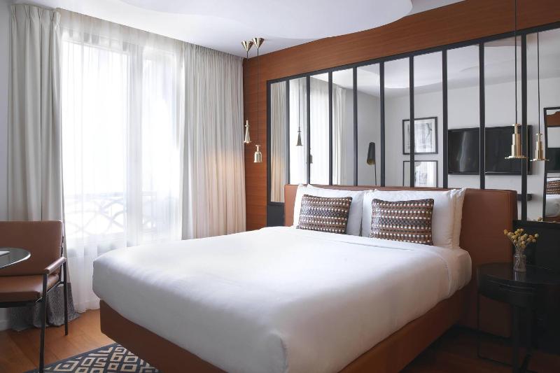 Paris Style Room with One Queen Bed image 3