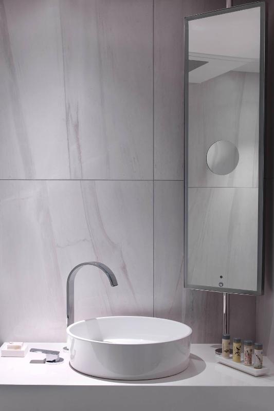 Bobo King Room with Garden or City View image 1