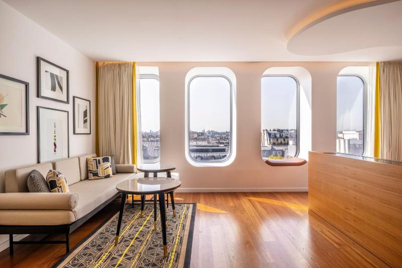 Artist Studio Junior Suite image 3