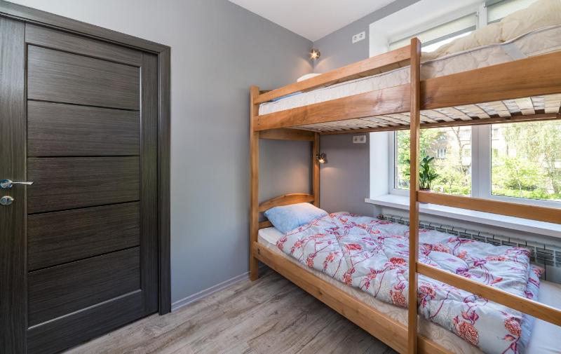 Bed in 6-Bed Mixed Dormitory Room image 1