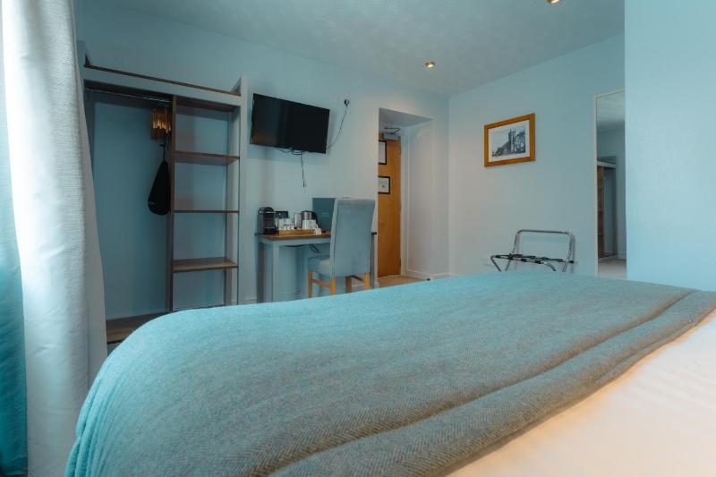 Double Room with Private Bathroom image 4