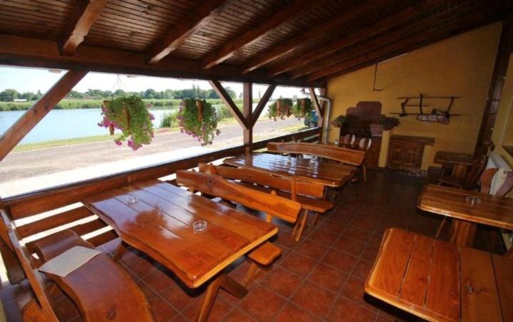 Double Room with Lake View image 3