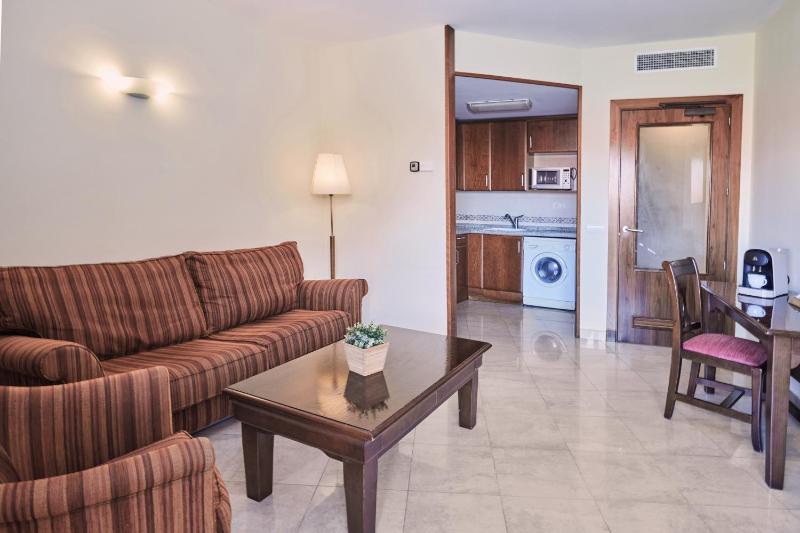 Apartment with Pool View  image 4