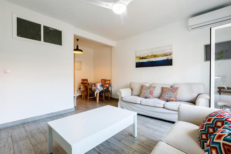 A&N A&N Downtown Beach Walk Family Apartment - image 39