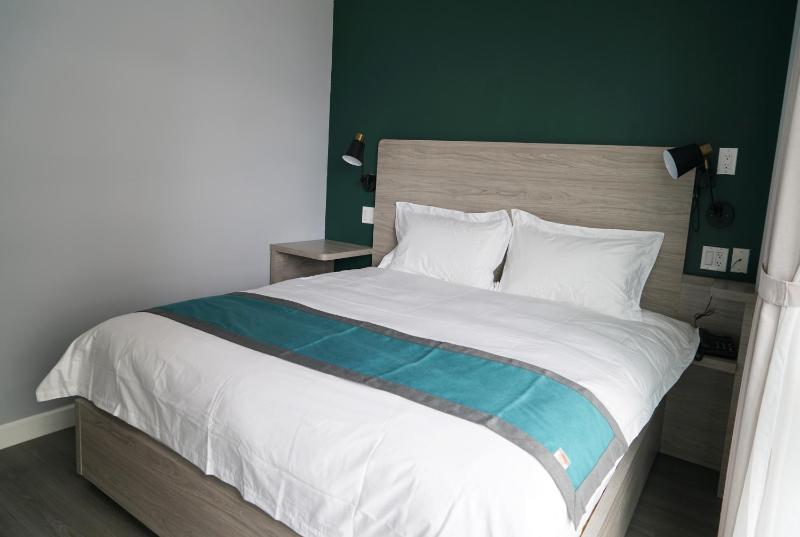 Double Room with Private Bathroom image 2