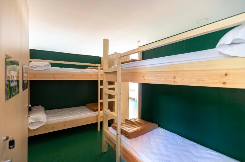 Bed in 8-Bed Mixed Dormitory Room image 2