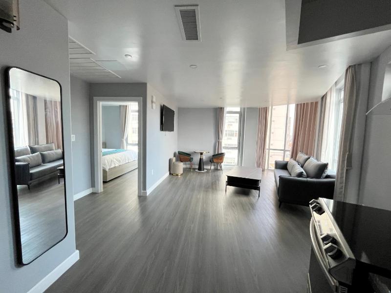 Suite with City View image 1