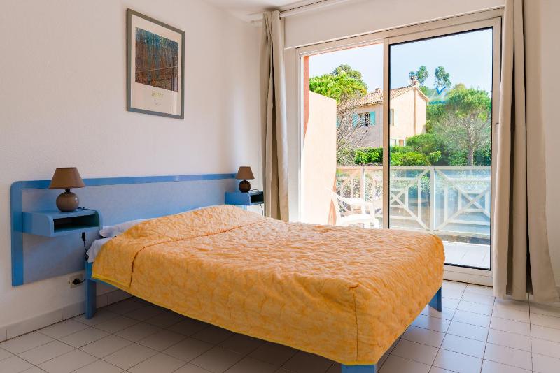 One-Bedroom Apartment (5 Adults) image 3