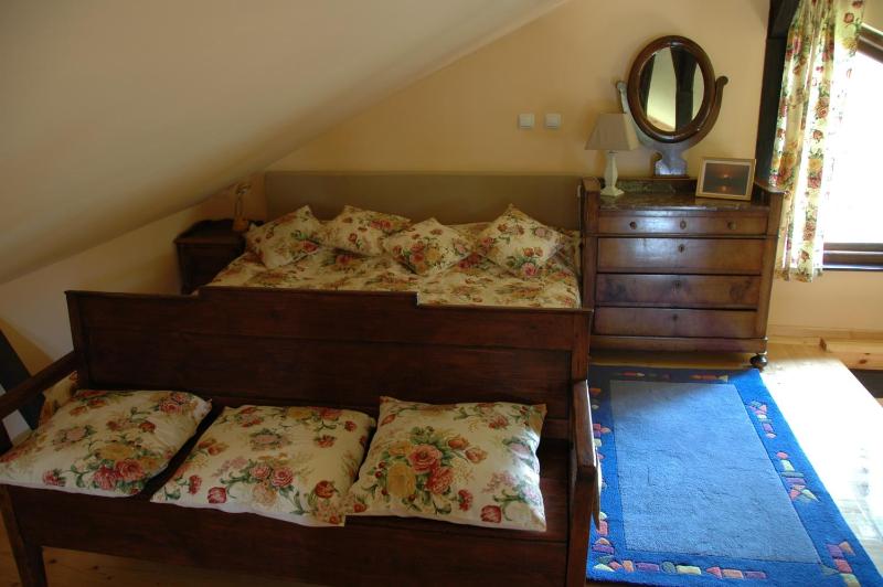 One-Bedroom Apartment (3 Adults) image 3