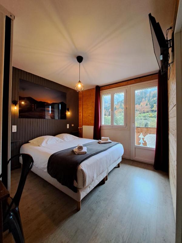 Double Room with Balcony image 1