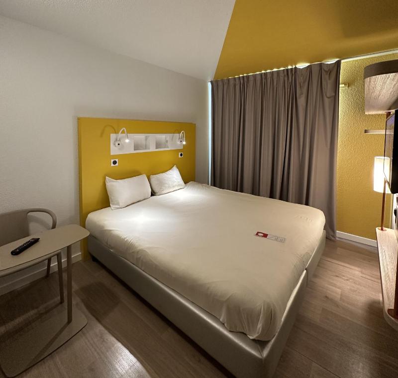 Standard Double Room image 2
