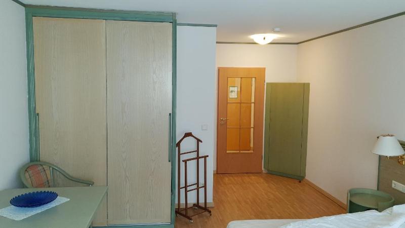 1 room apartment courtyard view without balcony image 2