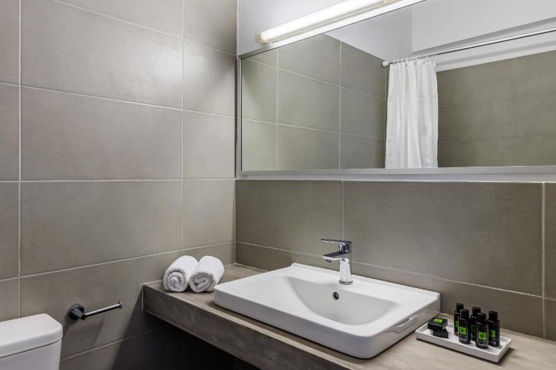 Aperitton Hotel - image 2