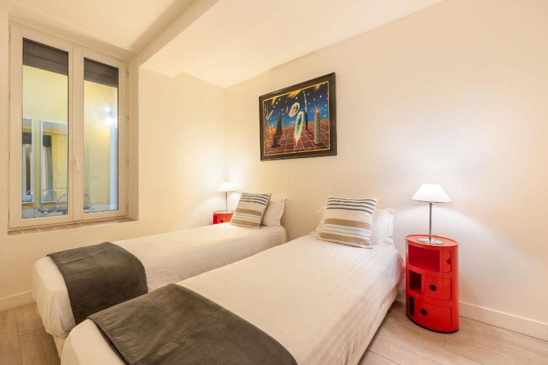 Three-Bedroom Apartment image 4