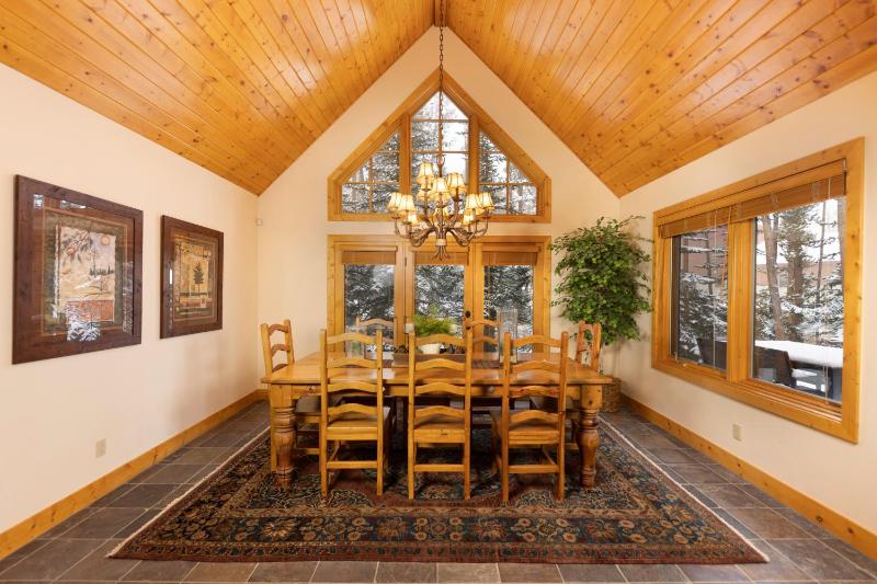 Warm Spacious and Elegant Breckenridge Home near golf course hot tub arcade machine foosball - image 14