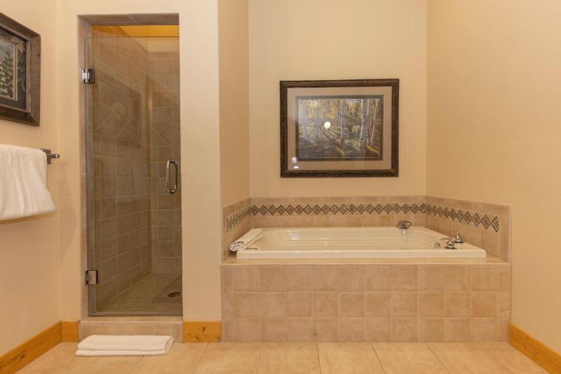 Warm Spacious and Elegant Breckenridge Home near golf course hot tub arcade machine foosball - image 29