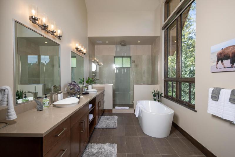 Newly built Luxury Home 5-Star Finishes SHUTTLE to slopes backs to Breckenridge Nordic Center! - image 6