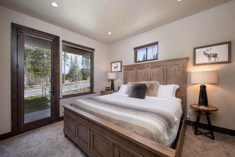 Newly built Luxury Home 5-Star Finishes SHUTTLE to slopes backs to Breckenridge Nordic Center! - image 31