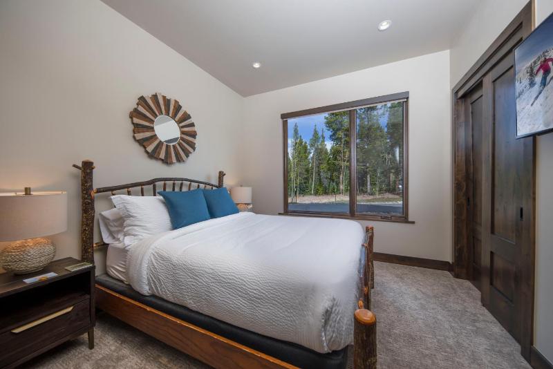 Newly built Luxury Home 5-Star Finishes SHUTTLE to slopes backs to Breckenridge Nordic Center! - image 13