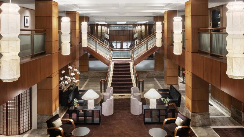 Premier King Room image 2