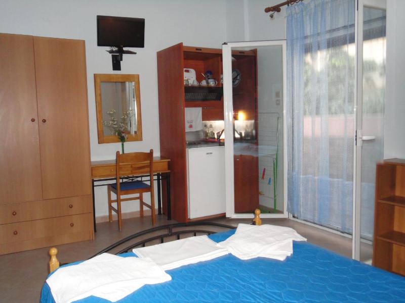 Budget Studio image 3