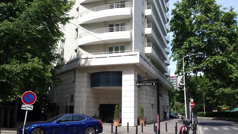 Studio Apartment image 3