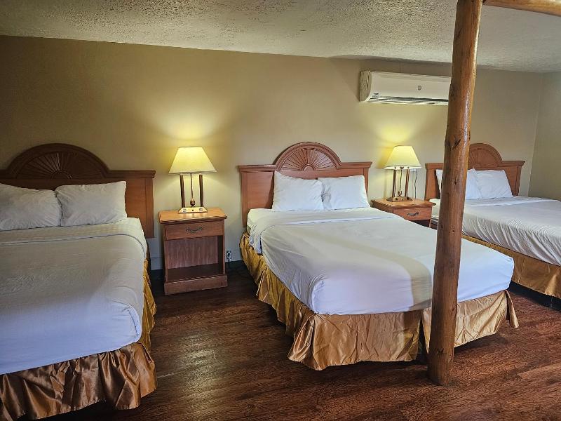 Triple Room image 3