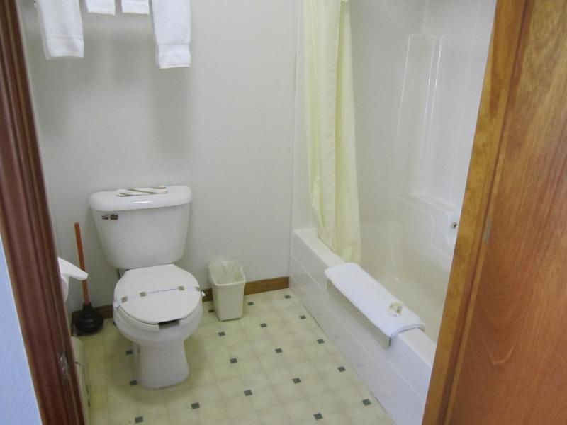 Deluxe Double Room with Bath image 3