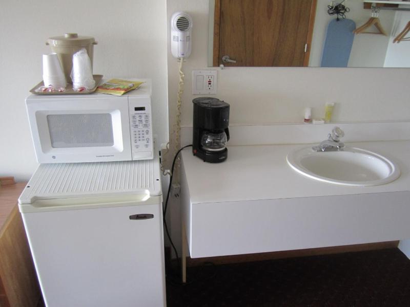 Standard King Room image 4