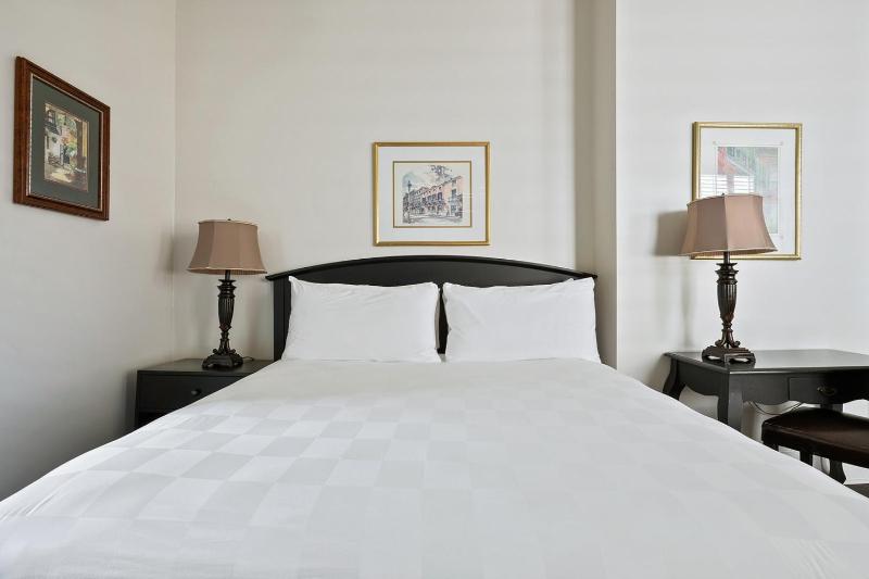 Superior King Room image 4