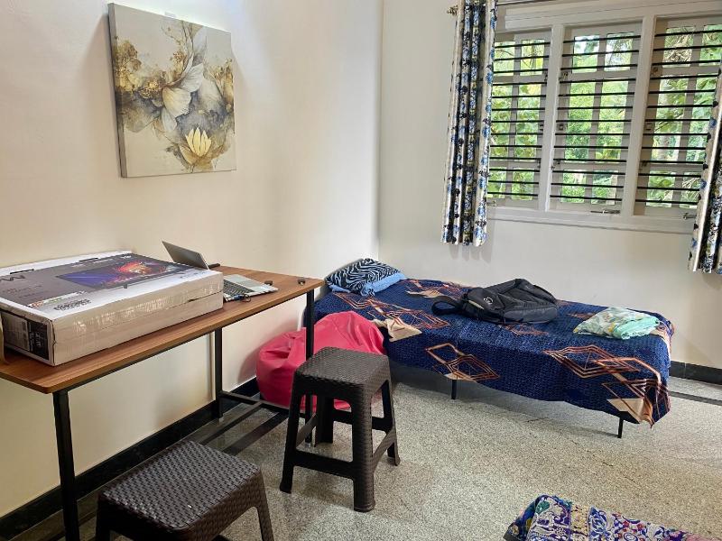 Spacious 2BHK for upto 12 Guests  Best for Families & Groups - image 16
