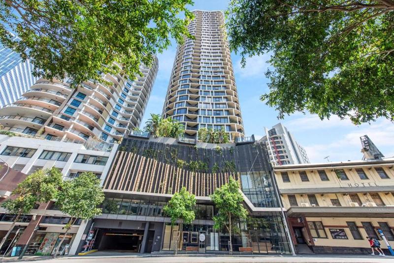 City Living! 1Bed/1Bath/Pool - image 14