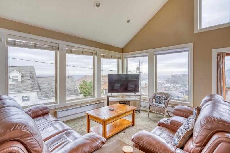 Lincoln City Beach House - image 48