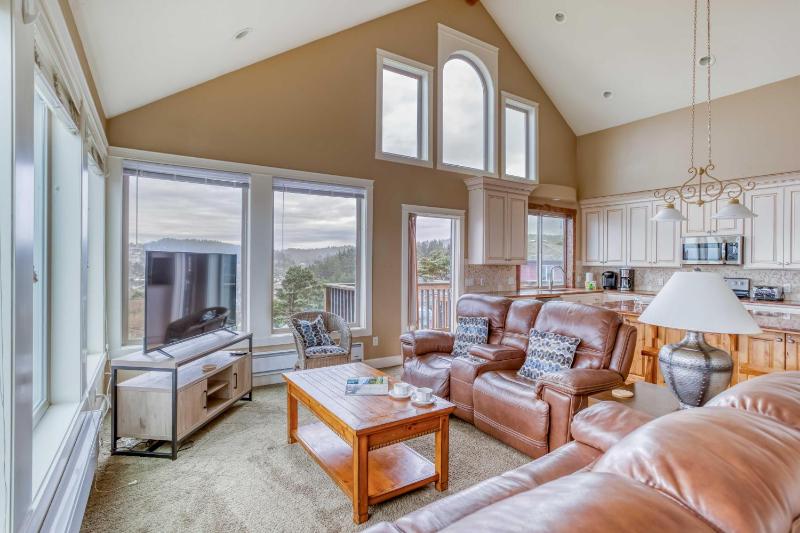 Lincoln City Beach House - image 24