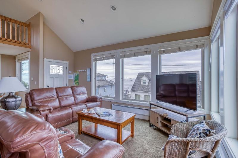 Lincoln City Beach House - image 42