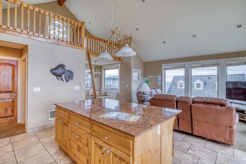 Lincoln City Beach House - image 47