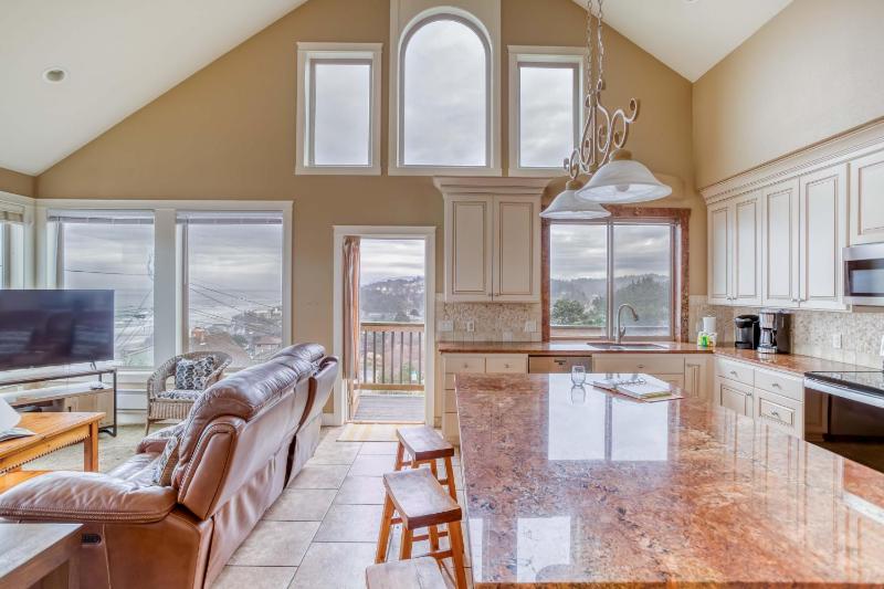 Lincoln City Beach House - image 44