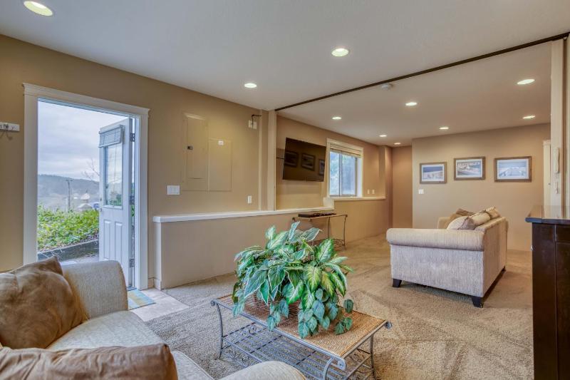 Lincoln City Beach House - image 40