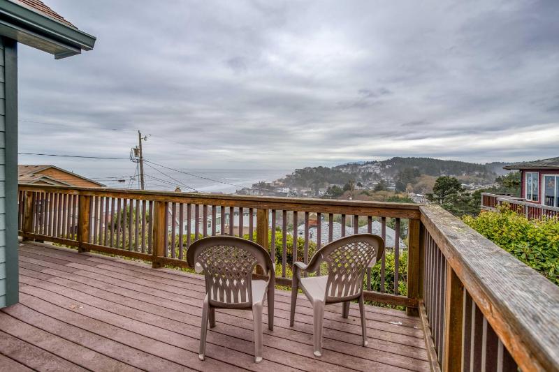 Lincoln City Beach House - image 14