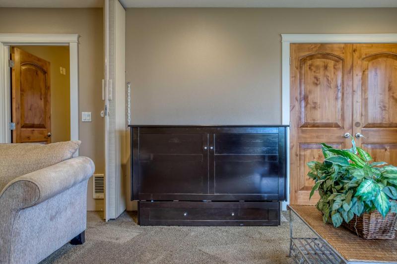 Lincoln City Beach House - image 26