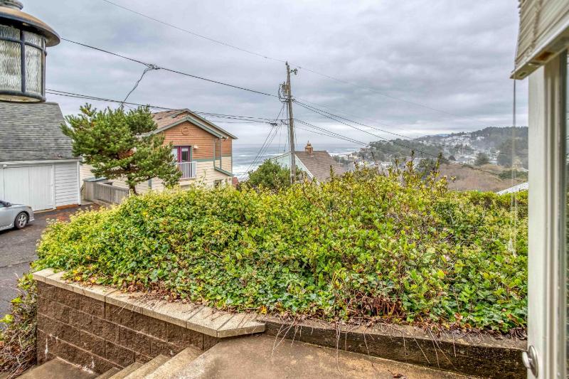Lincoln City Beach House - image 11