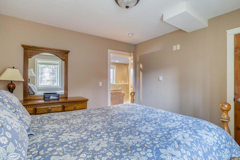 Lincoln City Beach House - image 7