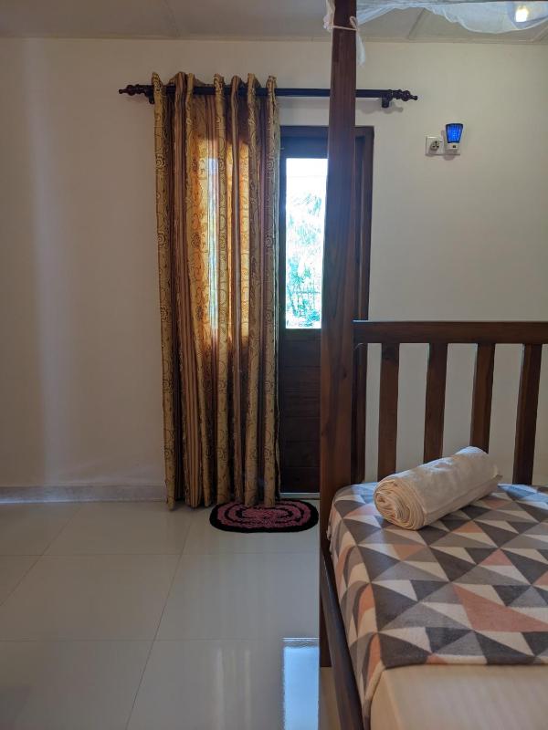 White Inn - image 6
