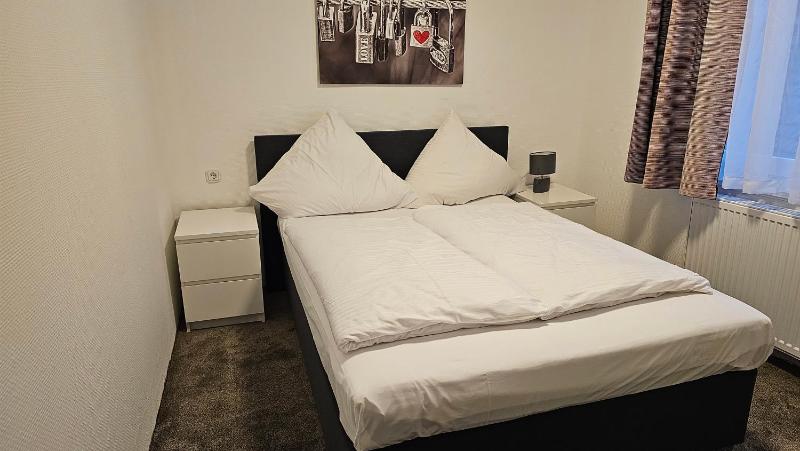 Economy Double Room image 1