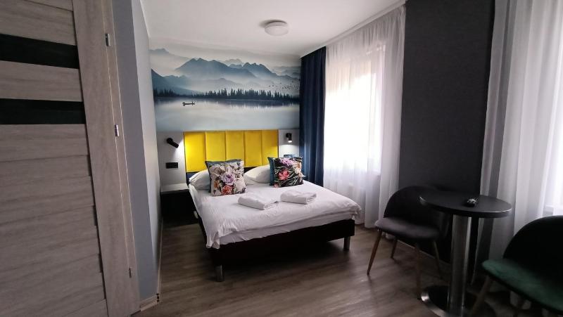 Deluxe Double Room with Bath image 4