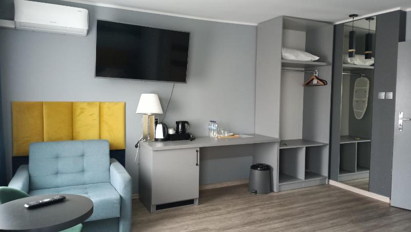 Deluxe Double Room with Bath image 2
