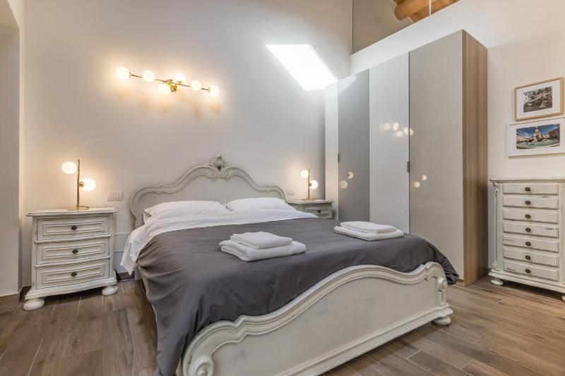 Veronetta Stunning Rooftop with Lift - image 6