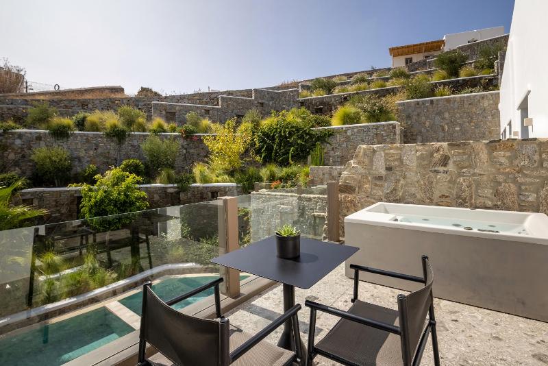 EPIC Junior Suite with Jacuzzi image 1
