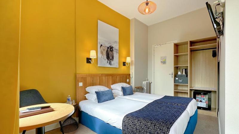 Superior Double or Twin Room with Garden View image 4